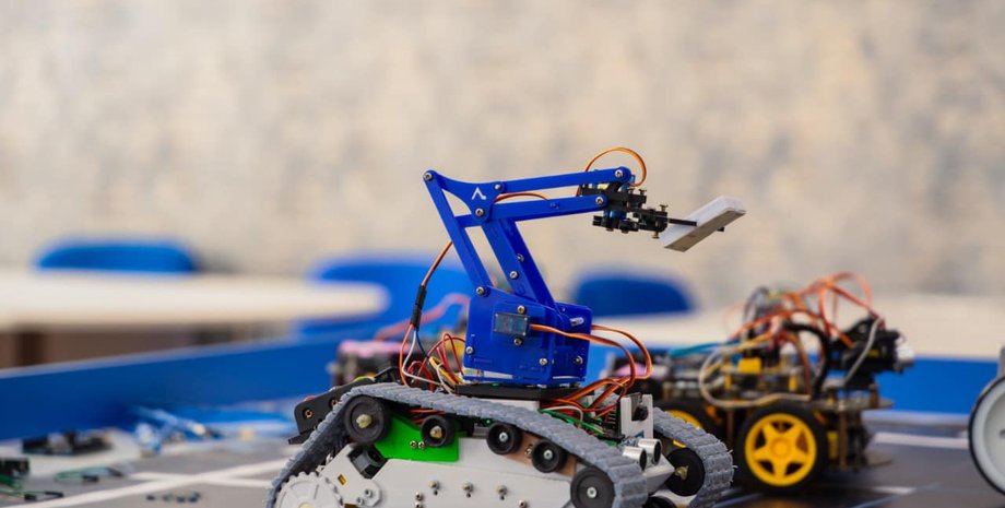 робот, военный робот, робот для всу