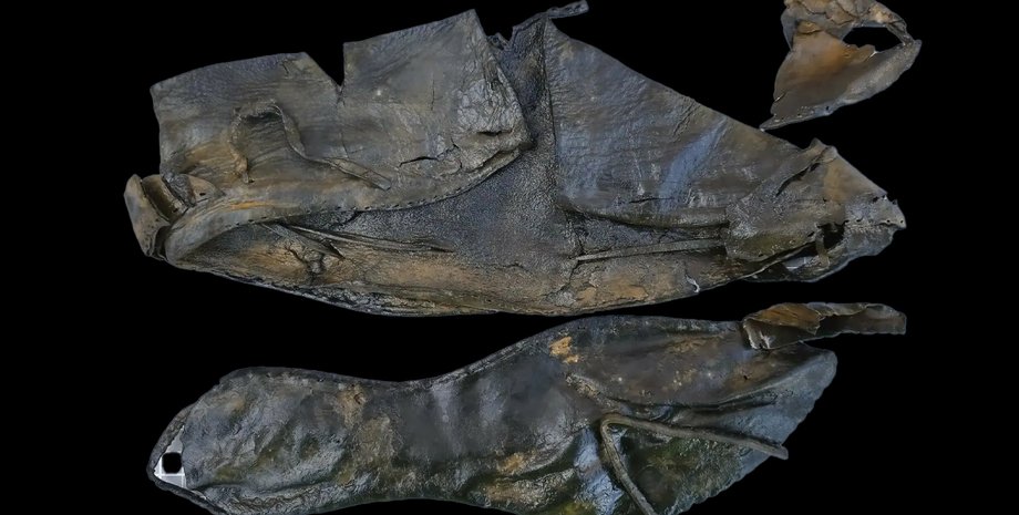 археологи обнаружили древнюю обувь