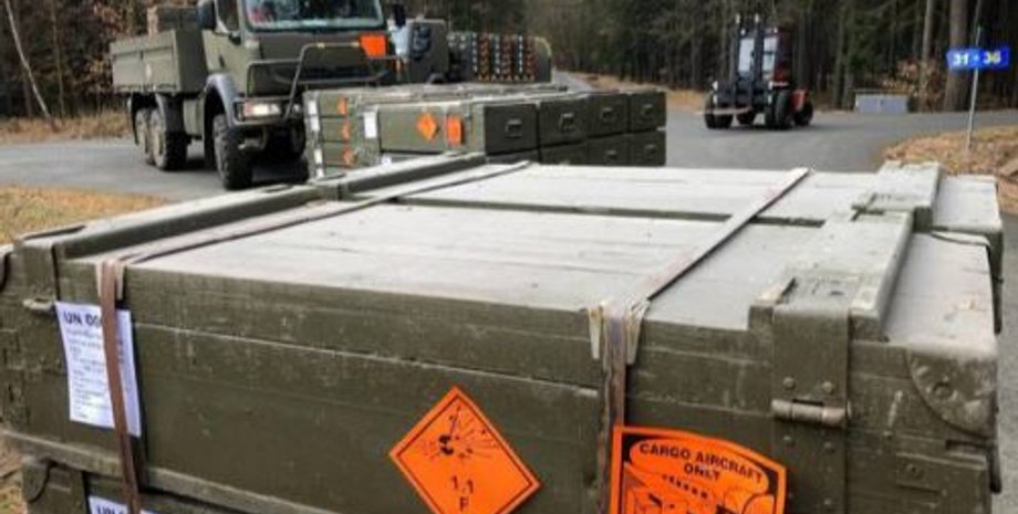 Конвой, зброя