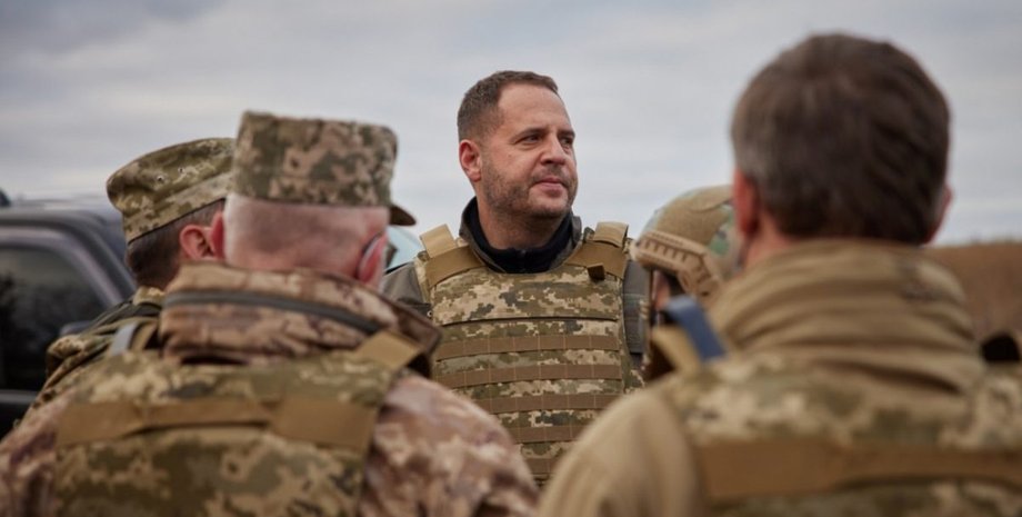 Єрмак побував у зоні бойових дій Андрій Єрмак