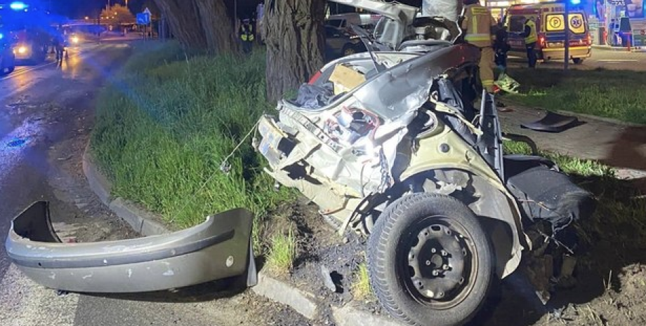 Польша ДТП погоня полицейские автомобиль погоня за автомобилем, полицейский патруль, превышение скорости, хаотичное движение, нарушение ПДД