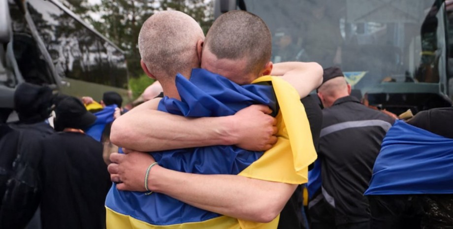 повернення з полону бійця ЗСУ полонені ЗСУ