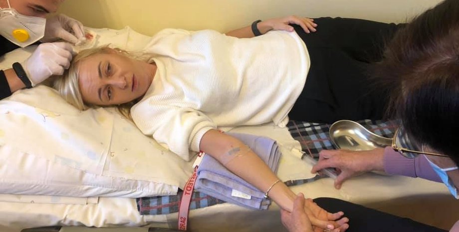 Устинова, Рада, травма