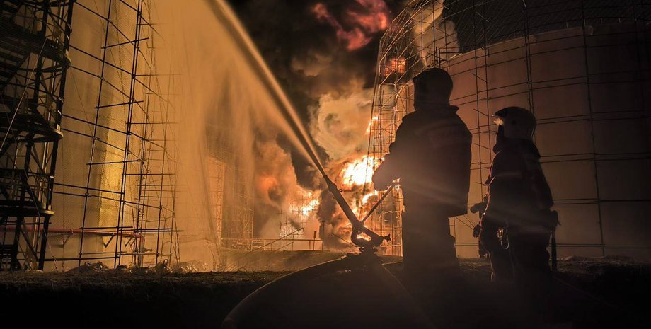 удары по объектам РФ, нефтебаза, пожар на нефтебазе