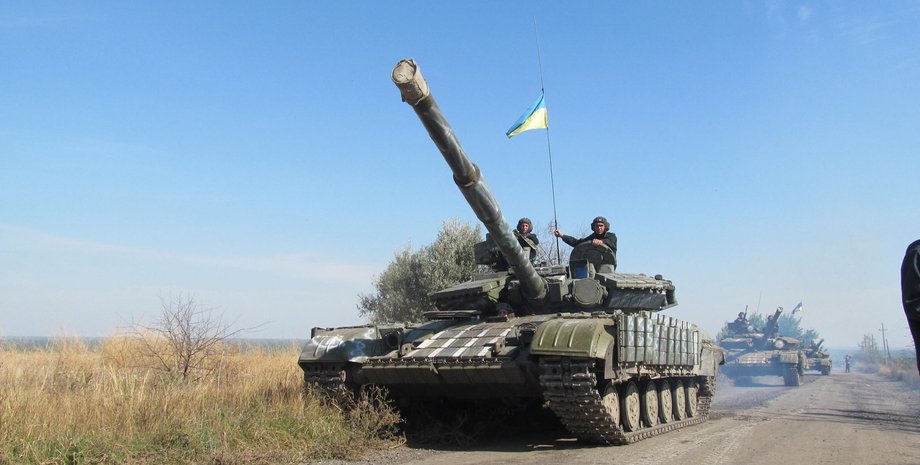 Отвод танков / Фото: facebook.com/ato.news