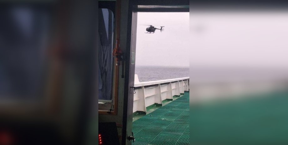 Американський вертоліт Американський десант з вертольотом захоплює танкер РФ