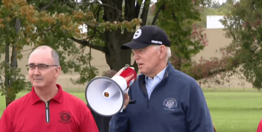 Джо Байден на забастовке в Мичигане Джо Байден, президент США, забастовка, Мичиган