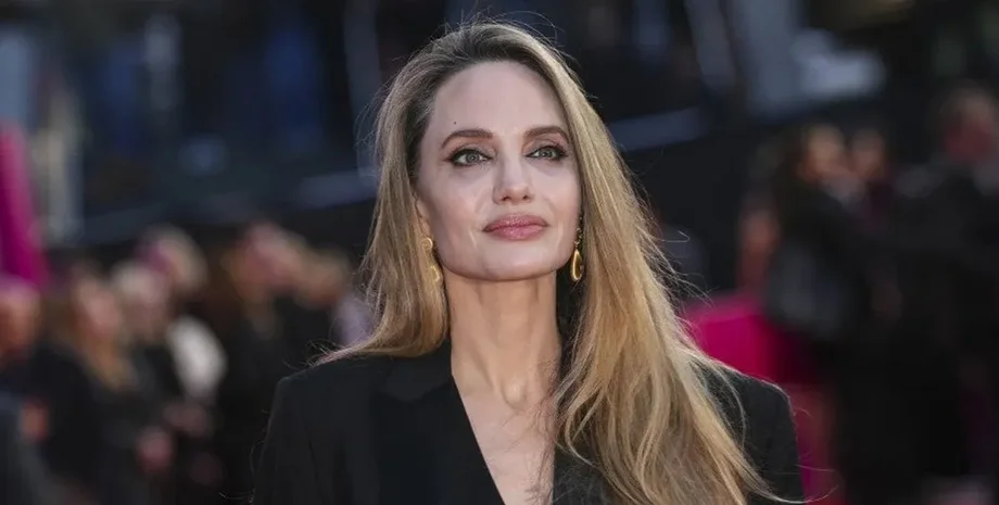 Анджеліна Джолі може покинути США Анджеліна Джолі