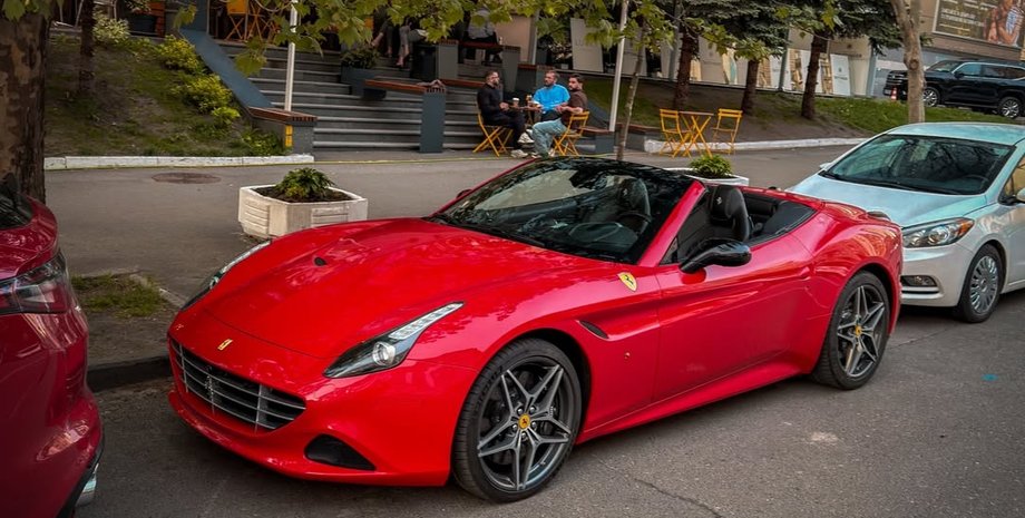 Ferrari California
