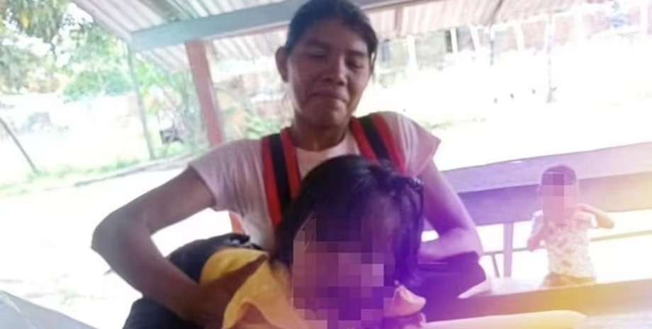 Пострадавшие в авиакатастрофе, дети, семья, мама с ребенком, пропавшие дети, потерялись в джунглях,