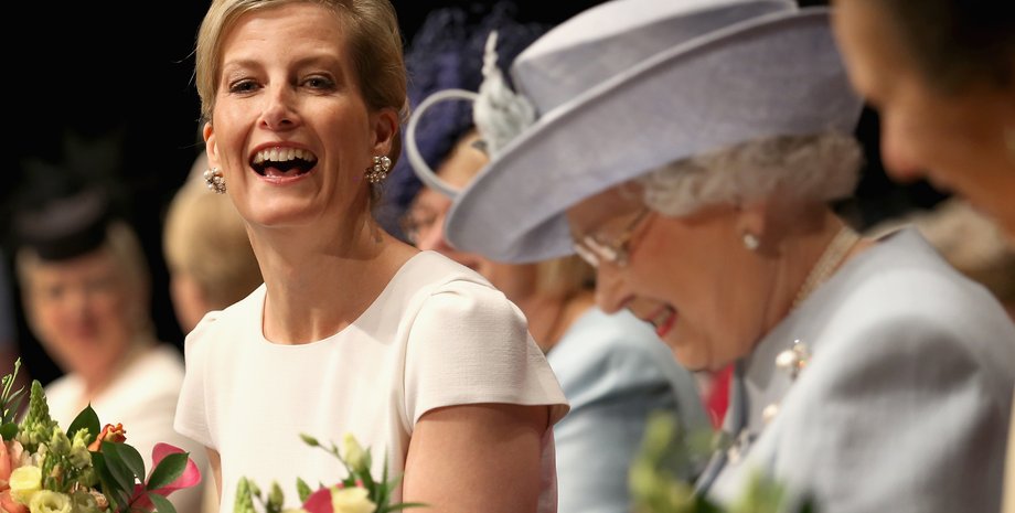 Софи, графиня Уэссекская, королева Елизавета II, королева умерла, невестка, свекровь