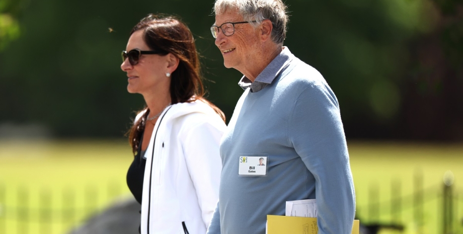 Білл Гейтс та Паула Герд, дівчина білла гейтса, заручини білла гейтса, мелінда гейтс, паула херд каблучка