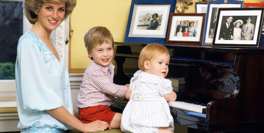 Принцеса Діана проводить час зі своїми дітьми