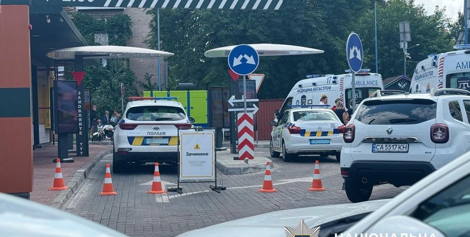 Поліція на місці стрілянини у McDonald’s в Черкасах