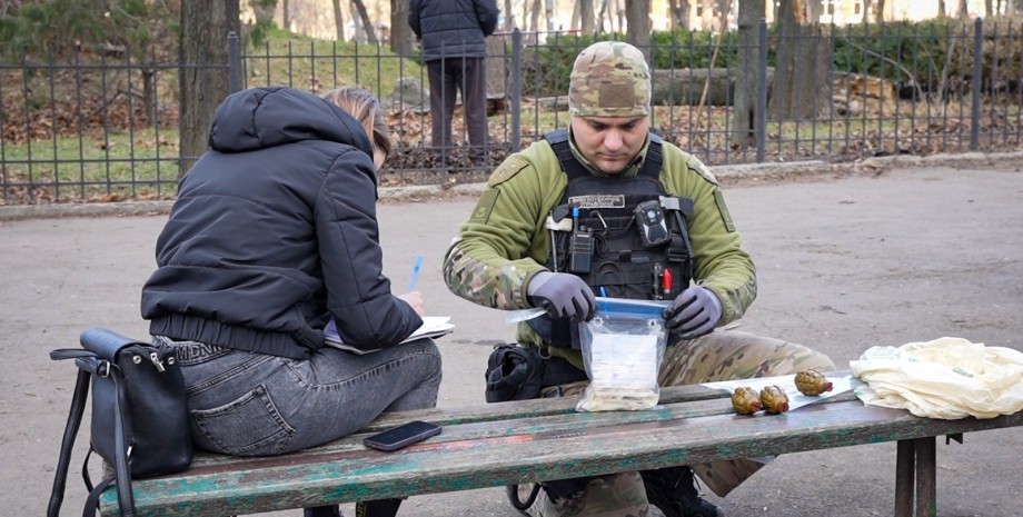 полиция, задержание, продажа оружия, война в Украине
