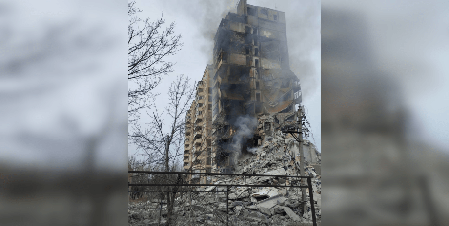 Пошкоджений будинок, зруйнований будинок, авдіївка, донецька область, авіаудар, наслідки авіаудар, авіаудар Авдіївка