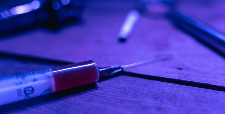 Шприц, наркотики, фото