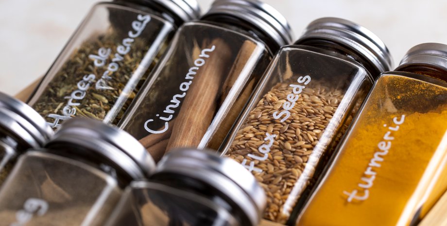 Специи в банках