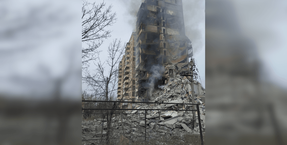 Пошкоджений будинок, зруйнований будинок, авдіївка, донецька область, авіаудар, наслідки авіаудар, авіаудар Авдіївка