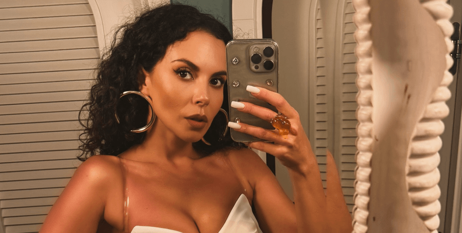 Настя Каменских Настя Каменских вернулась к русскому языку