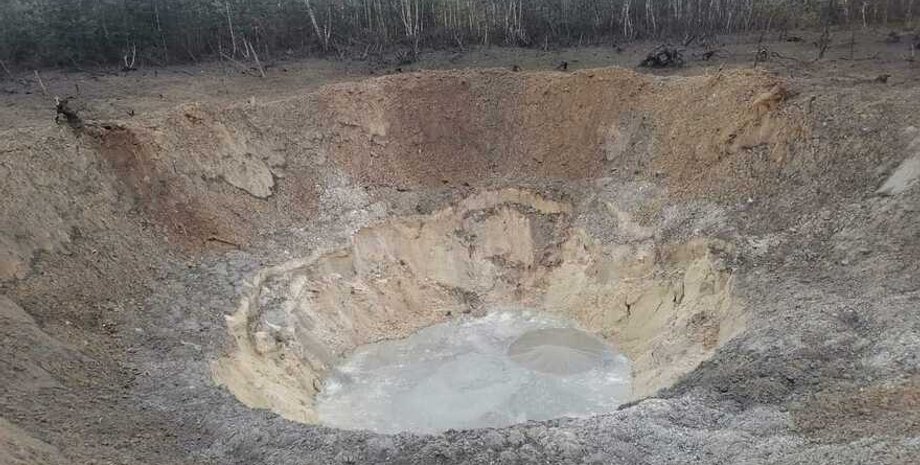 вирва від ракети на Київщині, ракетний обстріл, столичне передмістя, Бучанський район, Олег Катков