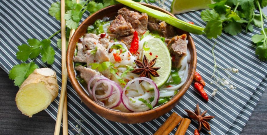 Суп Фо бо Вьетнамский суп Фо бо, суп фо бо рецепт, вьетнамская кухня, рецепт экзотического супа, рецепт супа с говядиной