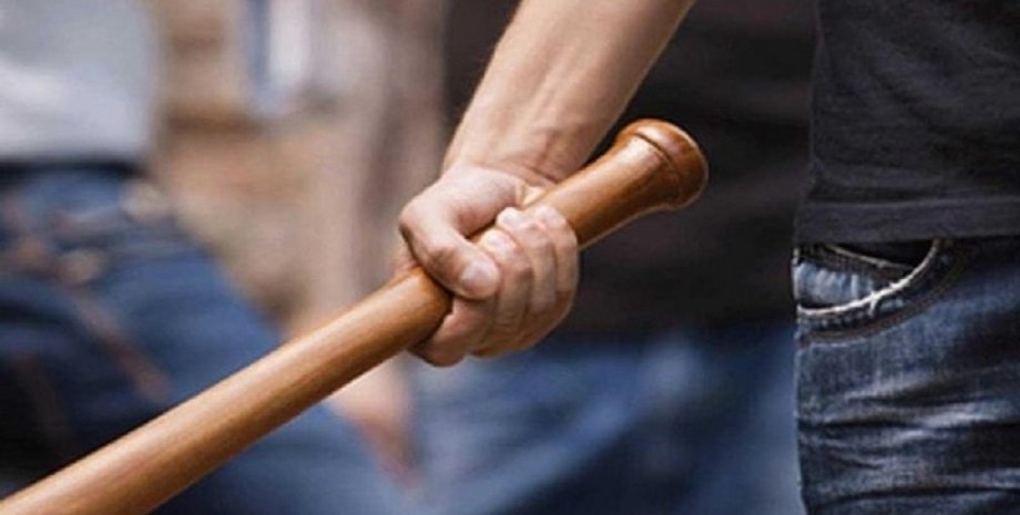 Мужчина с битой бита, мужчина