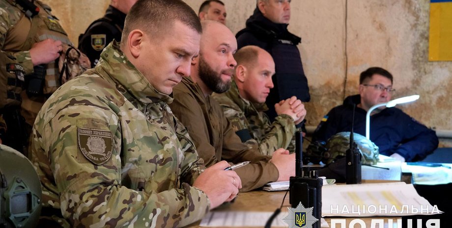 Полицейские