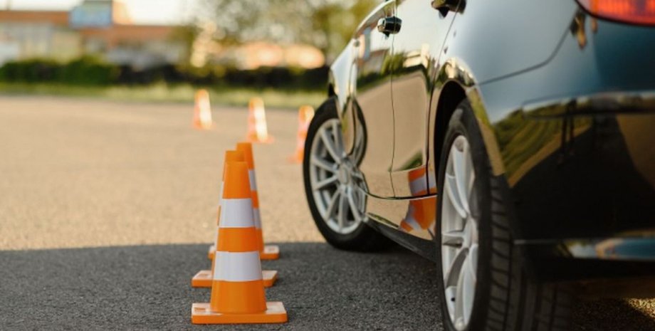 В Украине выявили недобросовестные автошколы