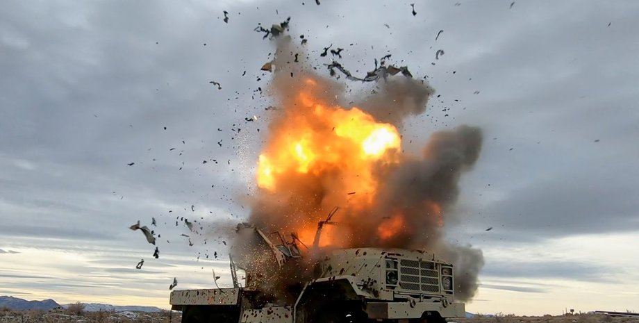 Уничтожение техники, ВС РФ, премии военным, выплаты военным, война в Украине, фото