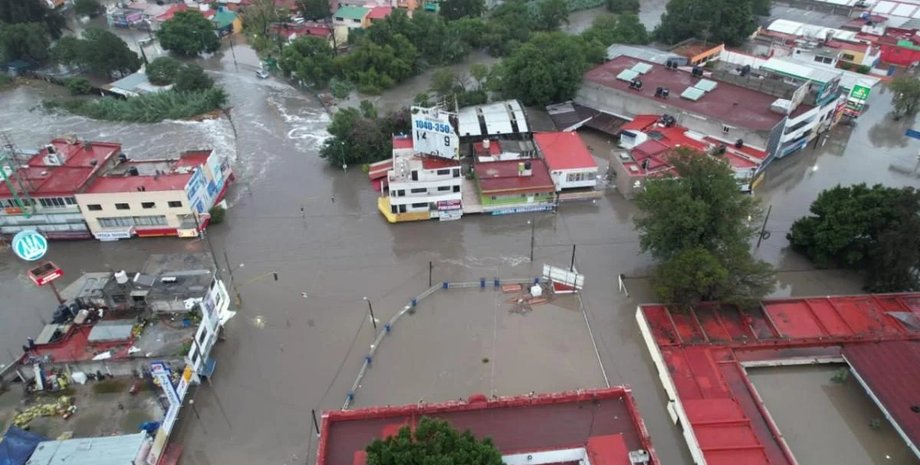В Мексике 17 человек погибли после сильного наводнения