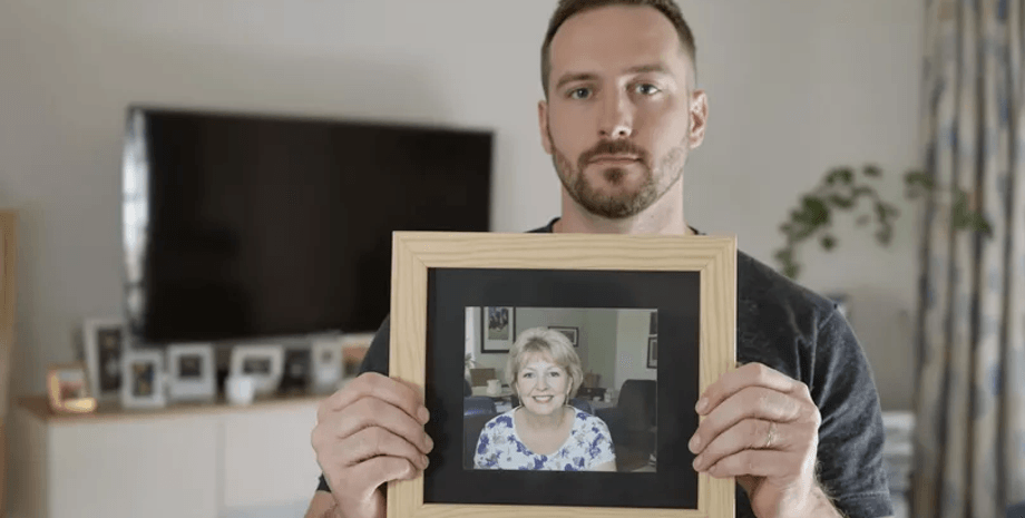 Переможець лотереї, лотерейний білет, лотерея, гроші, покійна мати, фото матері, речі матері, конверт, став багатим, грошовий приз