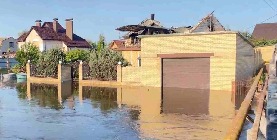 The most difficult situation with flooding - in the Kherson ship area, more than...