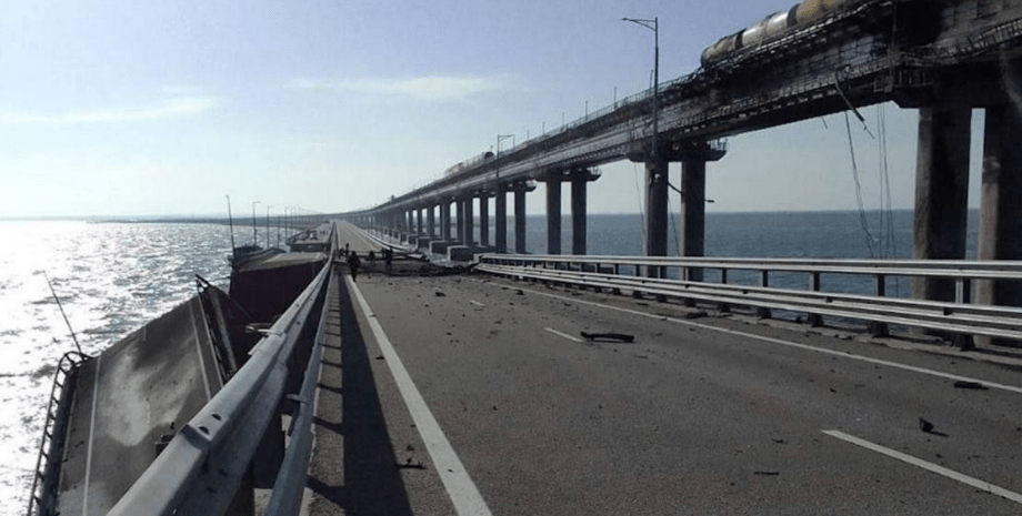 Experts study the opportunity to attack the Crimean bridge so that the building ...