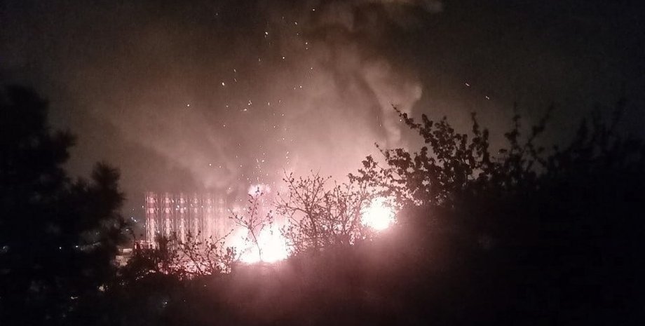 Пожежа у Туапсе після атаки дронів