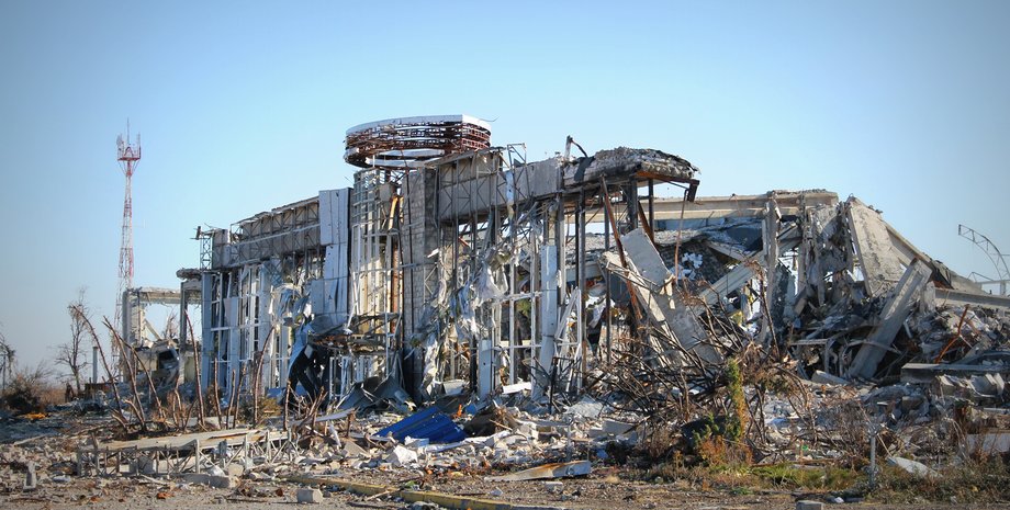 Здание Луганского аэропорта / Фото: elise.com.ua