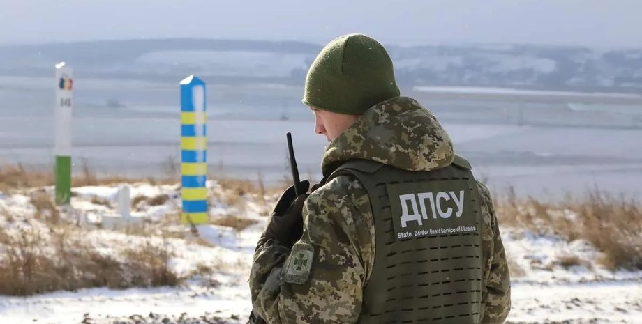 чоловік втік до Польщі, доки прикордонник був в туалеті