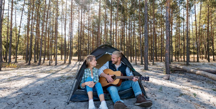 Кемпинг семьи в лесу обернулся приключением: гостем оказался не тот, кого ждали