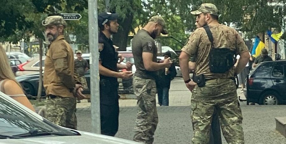 Военным сопротивлялись работники предприятия