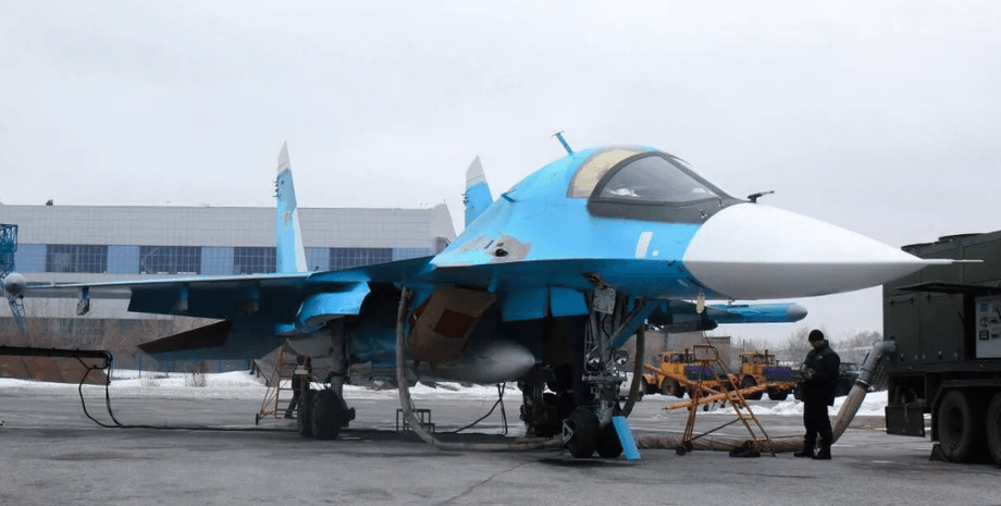 Истребитель-бомбардировщик Су-34