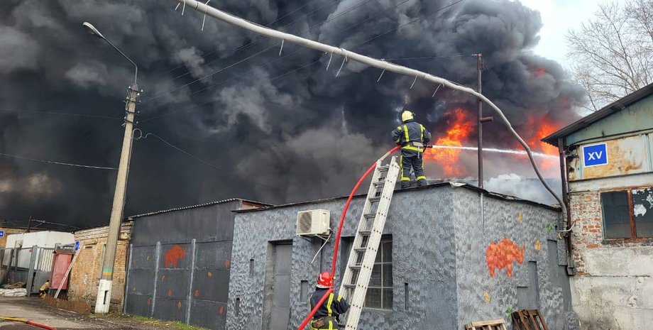 пожар в киеве где, пожар Подол, пожар в киеве сейчас, пожар в киеве сегодня, пожар на Подоле сегодня
