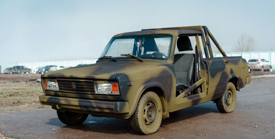 военная машина на базе ВАЗ 2104, переделанная ВАЗ-2104