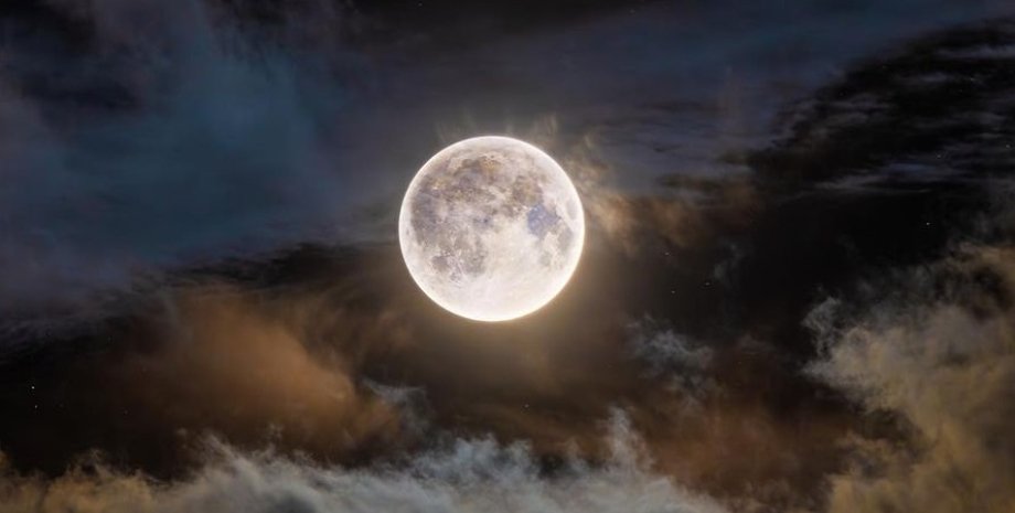 Луна, спутник Земли, Атос Саломе, экстрасенс, "живой Нострадамус", внеземной артефакт, пришельцы, другие цивилизании