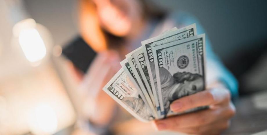 Женщина нашла потерянный лотерейный билет и узнала о выигрыше в 100 тысяч долларов, курьезы