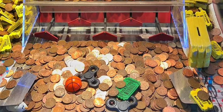 Монеты выводят из обращения, утилизация мелких монет, копеек больше не будет в Великобритании