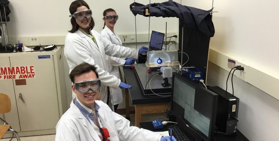 Студенты из Колледжа Кэрролла