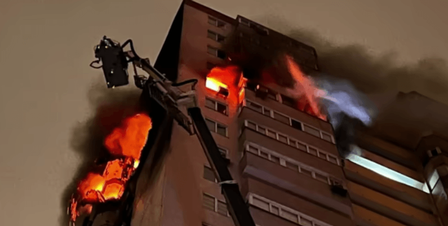 В Динпри БПЛА ударили по многоэтажке