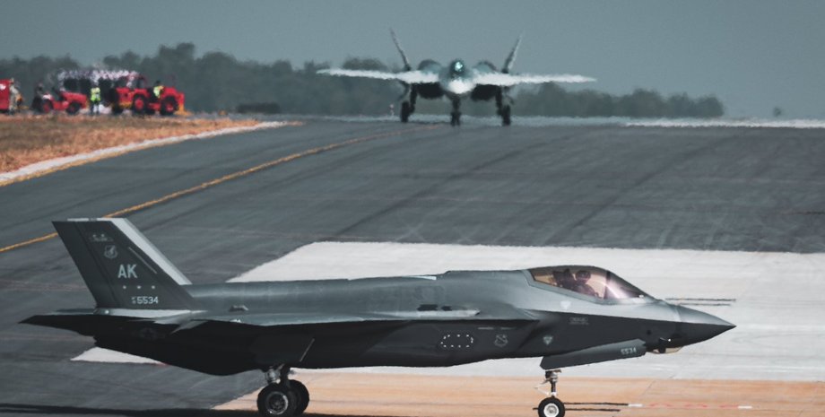 самолеты F-35 и Су-57