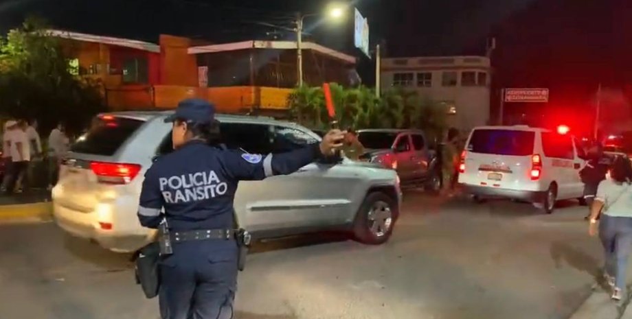 давка, футбольный матч, стадион, Сальвадор, полиция, погибшие, жертвы давки, расследование, фальшивые билеты