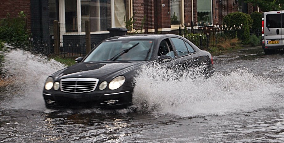Mercedes-Benz, Затоплення, Авто, Автомобілі, Україна, Поради для автомобілістів, Корисні поради, Потоп
